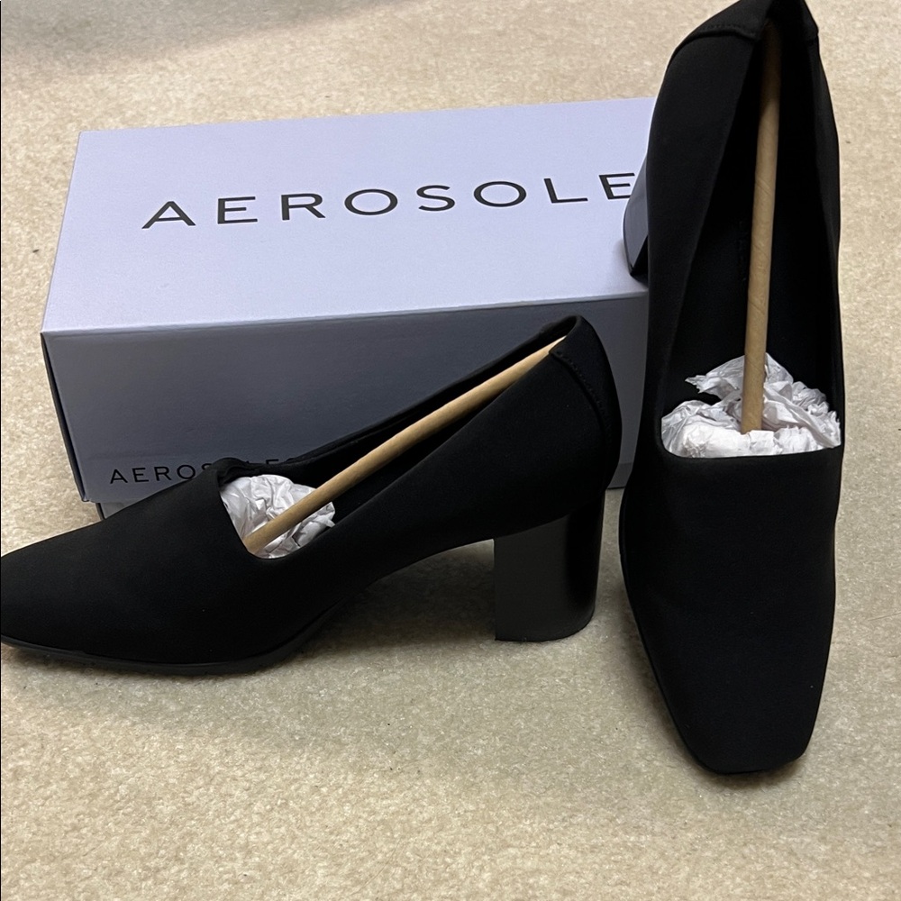 AEROSOLES Women's Classic Black Heels